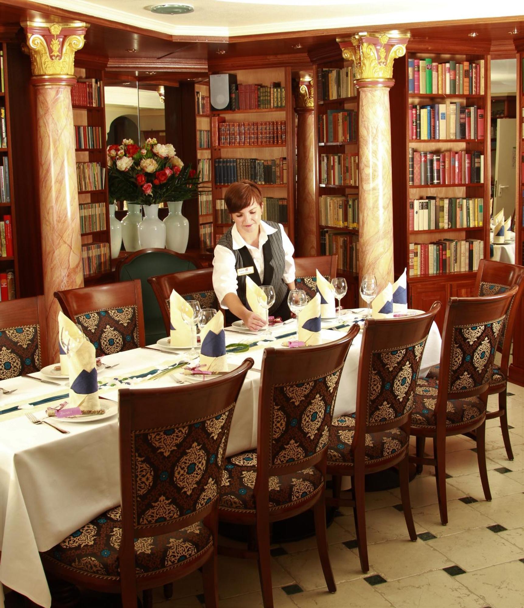 Lauenforde Hotel Vier Spitzen מראה חיצוני תמונה
