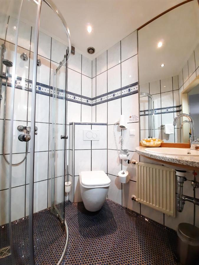 Lauenforde Hotel Vier Spitzen מראה חיצוני תמונה