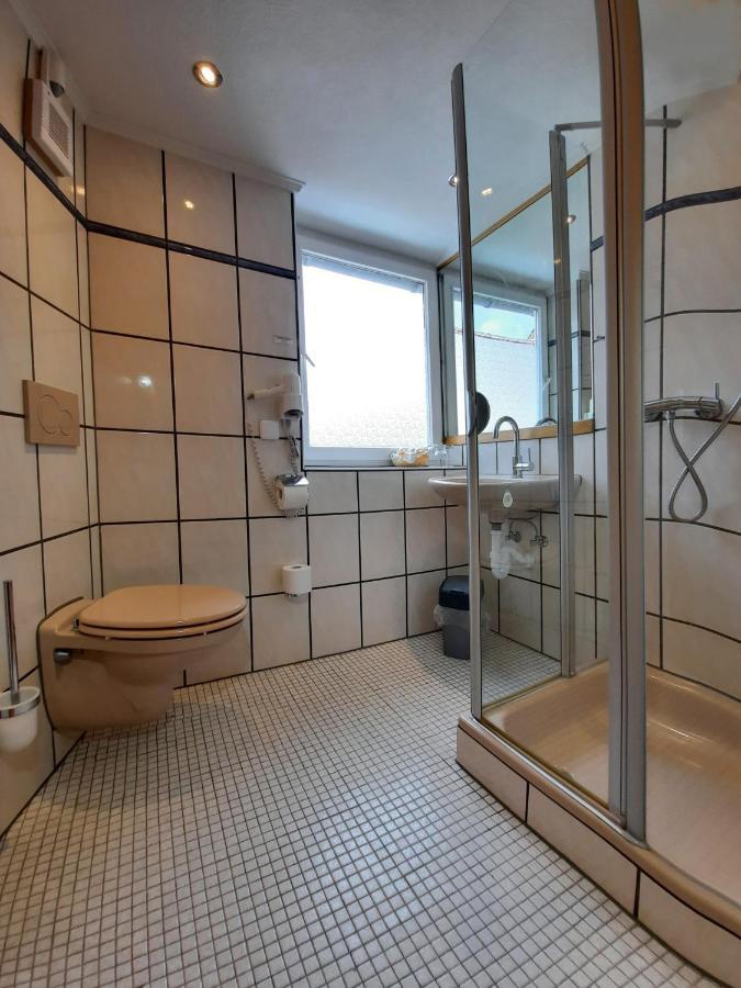 Lauenforde Hotel Vier Spitzen מראה חיצוני תמונה