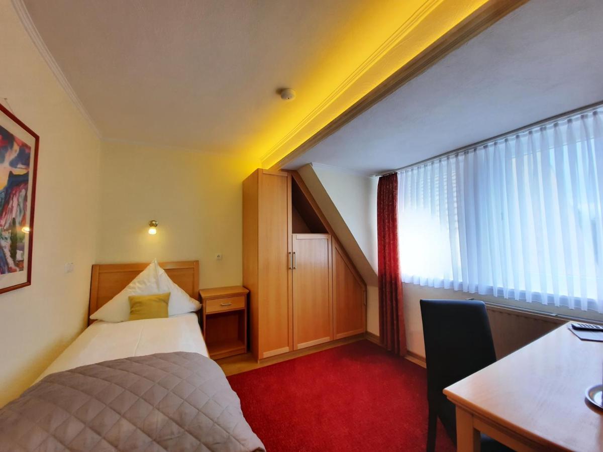 Lauenforde Hotel Vier Spitzen מראה חיצוני תמונה