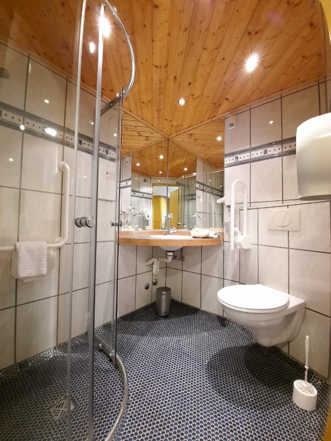 Lauenforde Hotel Vier Spitzen מראה חיצוני תמונה