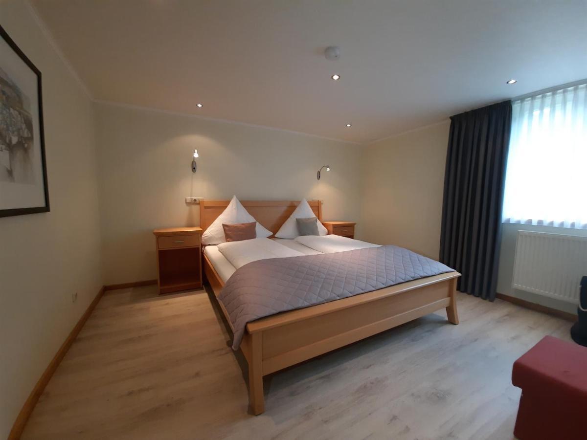 Lauenforde Hotel Vier Spitzen מראה חיצוני תמונה