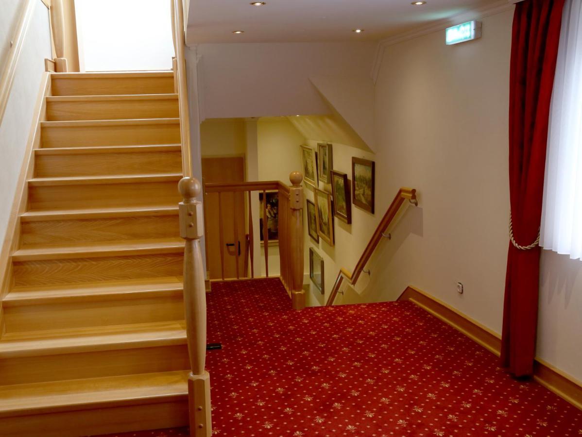 Lauenforde Hotel Vier Spitzen מראה חיצוני תמונה