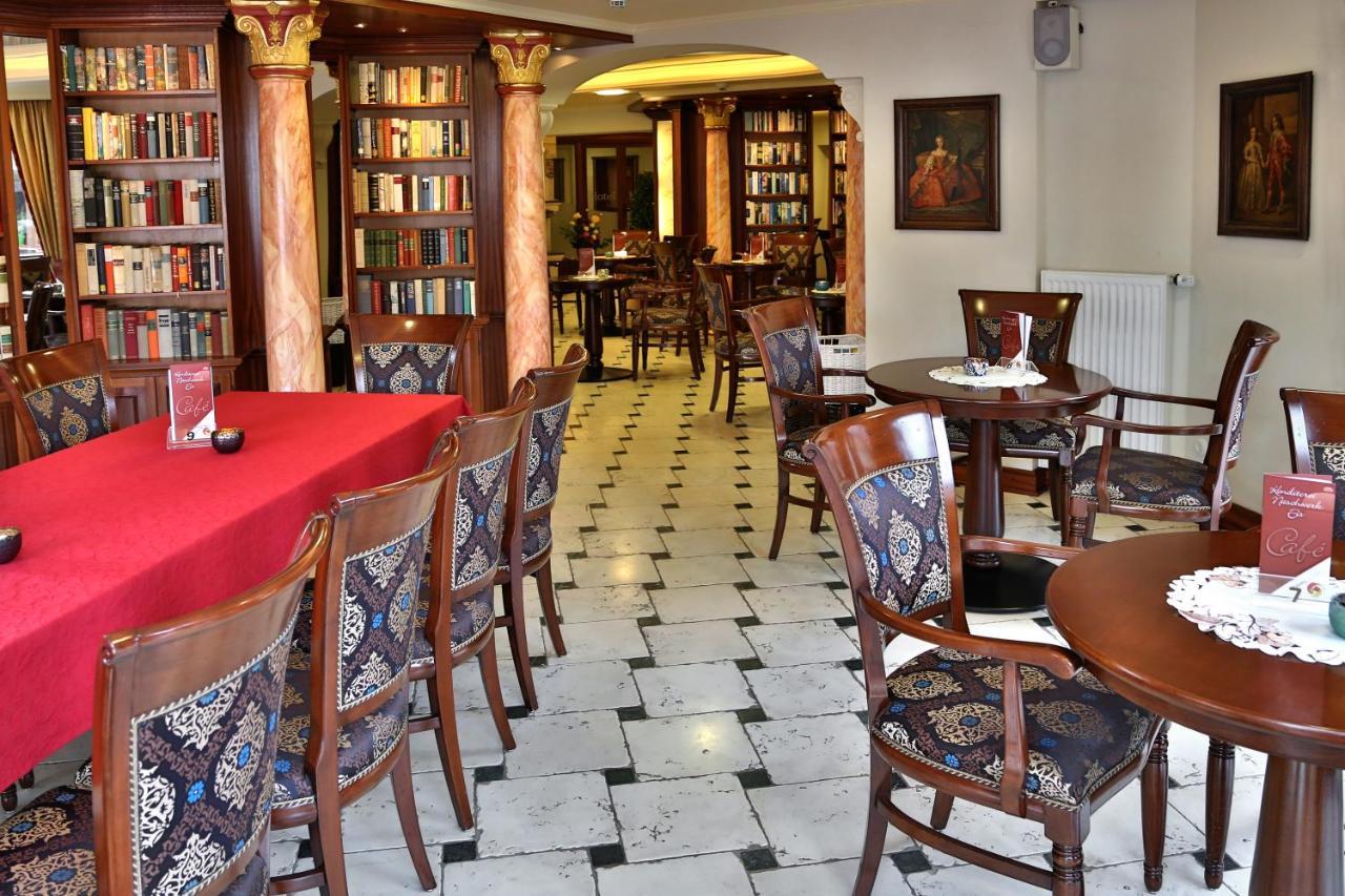 Lauenforde Hotel Vier Spitzen מראה חיצוני תמונה