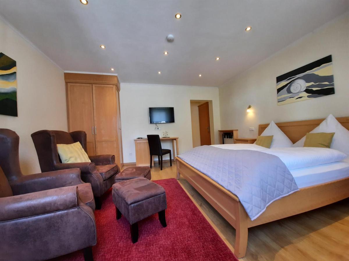 Lauenforde Hotel Vier Spitzen מראה חיצוני תמונה